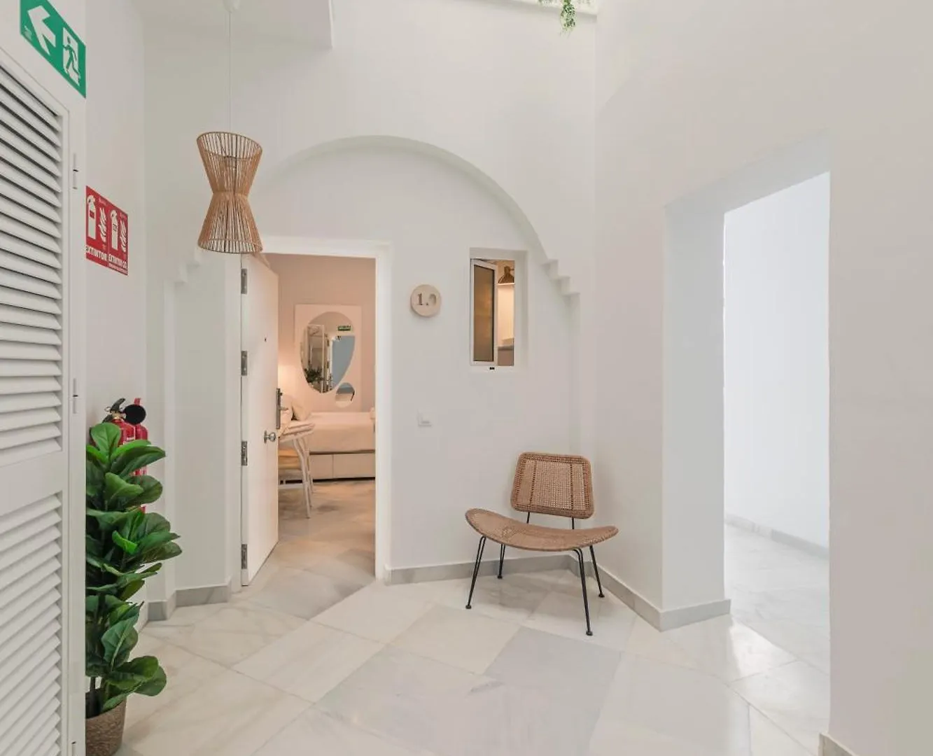 Isg Apartments Cuna 10 Σεβίλλη 0*,